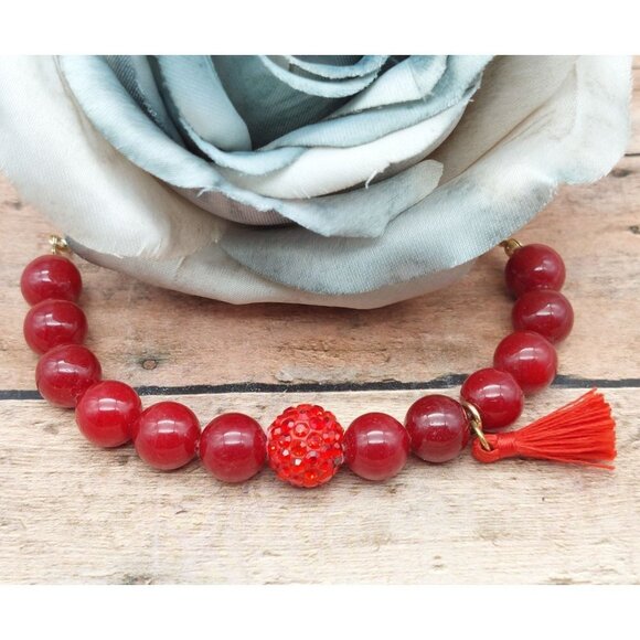 One Size Red Glass Bead & Gold Tone Slide Bracelet Tassel Shamballa MINT - Picture 1 of 11